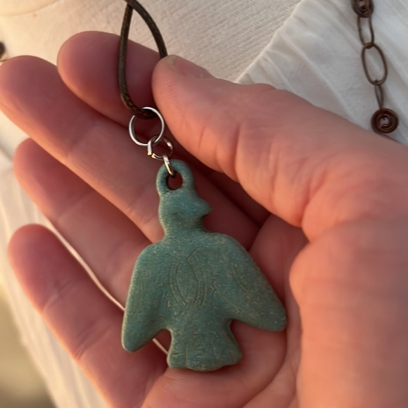 Set of  2 Necklaces-Turquoise stone and carved resin Phenix Bird - Picture 7 of 10